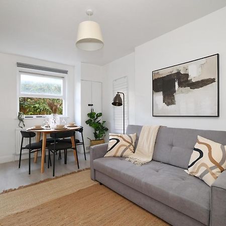 W London Apt For 4. Open Plan Kitchen/Living Room Luaran gambar