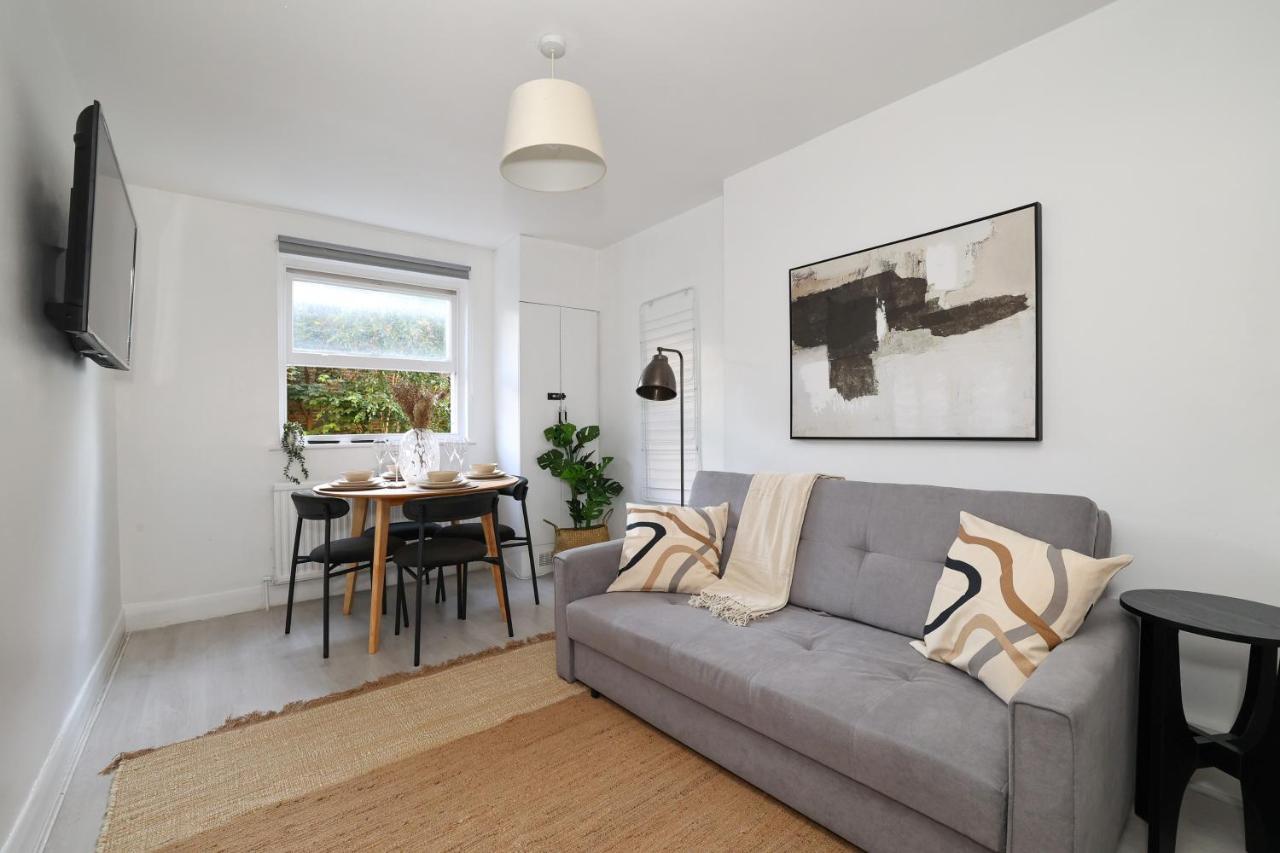 W London Apt For 4. Open Plan Kitchen/Living Room Luaran gambar